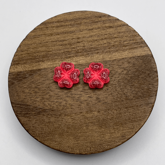 Sparkly red flowers