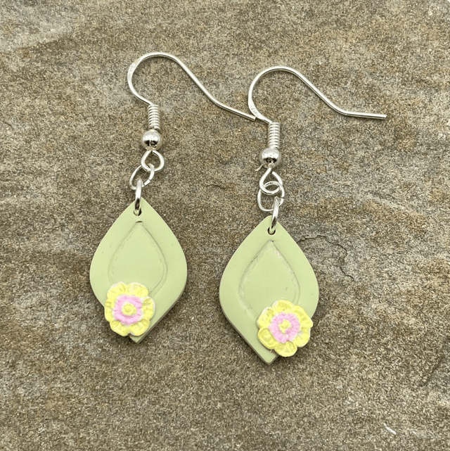 Blossom teardrops (yellow)