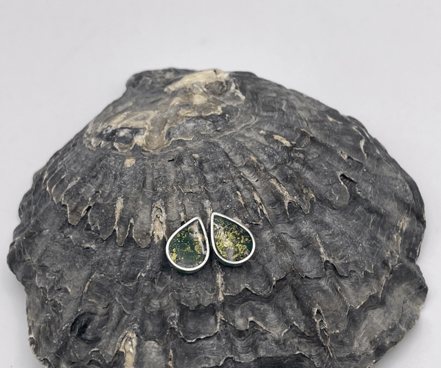Teardrop studs
