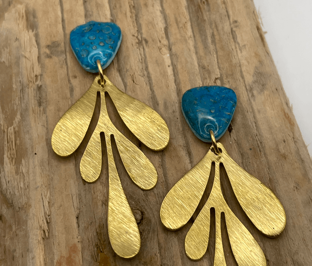 Seaweed stud drops