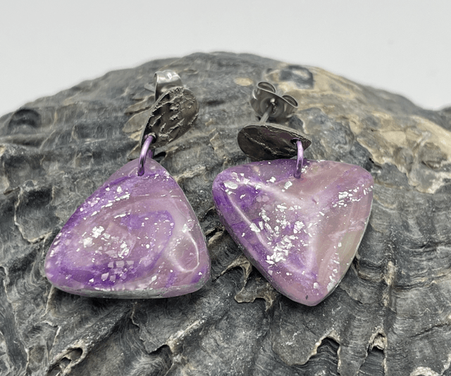 Triangle stud drops