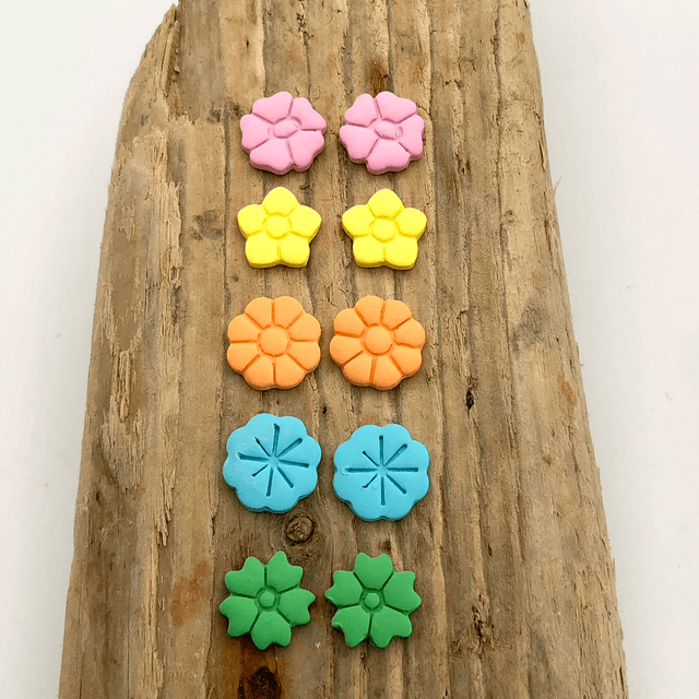 Yellow flower studs