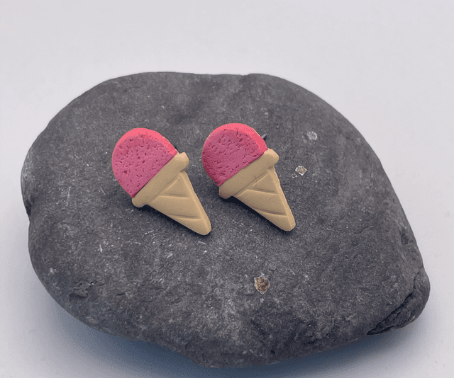Strawberry ice cream studs 