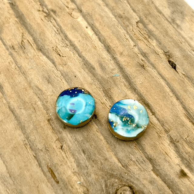 Light Ocean Midi studs 