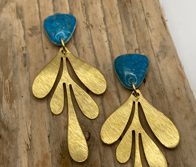 Seaweed stud drops