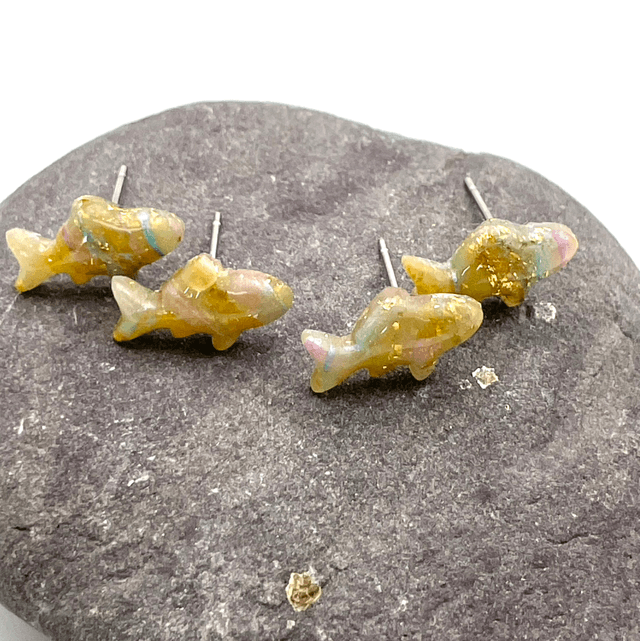 Sandy shores fish studs