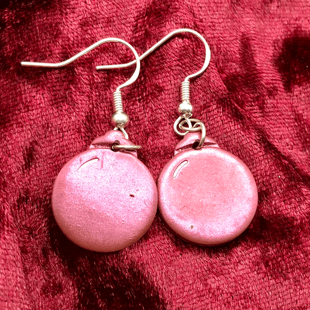 Burgundy shimmer baubles